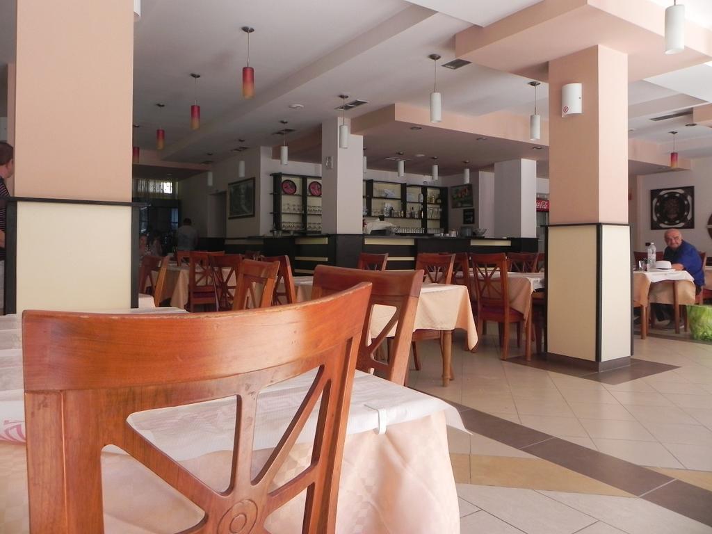 Hotel Nacional Durres Exterior photo